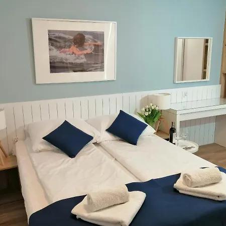 Cicha Przystan Apartamenty Platany Kolobrzeg Exterior photo